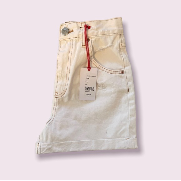 ✨NWOT!✨ BDG High Waisted Mom Shorts// Cuffed Hem// White// Size 26 - Picture 5 of 6